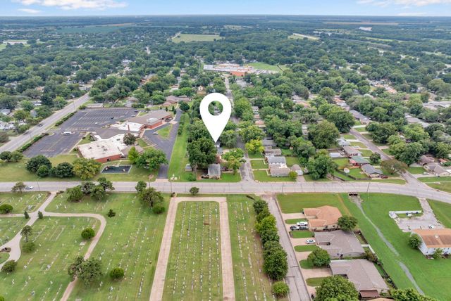 416 S Westview Dr., Derby, KS 67037