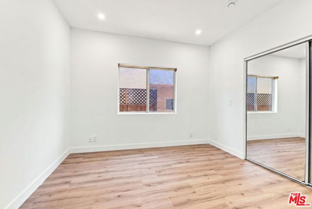 9400 Aqueduct Avenue, Los Angeles, CA 91343