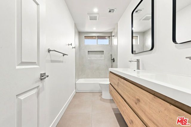 9400 Aqueduct Avenue, Los Angeles, CA 91343