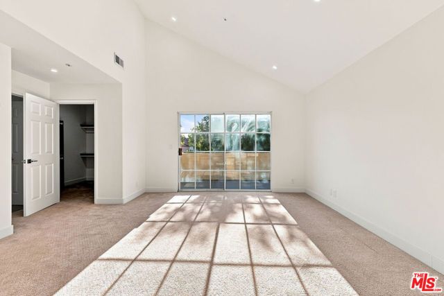 9400 Aqueduct Avenue, Los Angeles, CA 91343