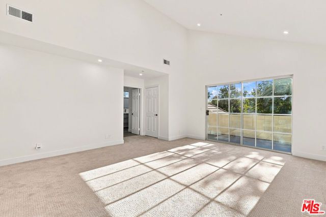 9400 Aqueduct Avenue, Los Angeles, CA 91343
