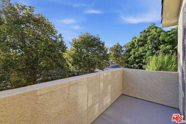 9400 Aqueduct Avenue, Los Angeles, CA 91343