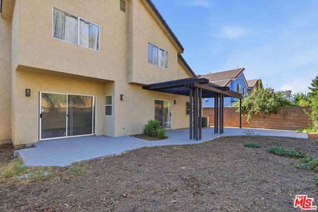 9400 Aqueduct Avenue, Los Angeles, CA 91343