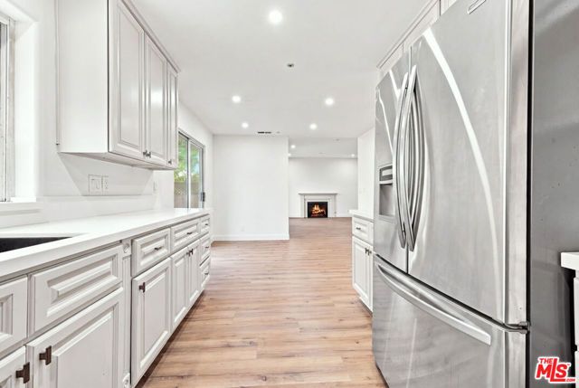 9400 Aqueduct Avenue, Los Angeles, CA 91343