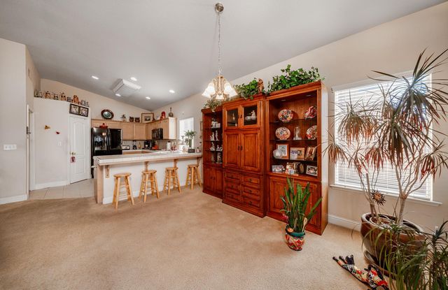 5660 E Florence Avenue, Fresno, CA 93727