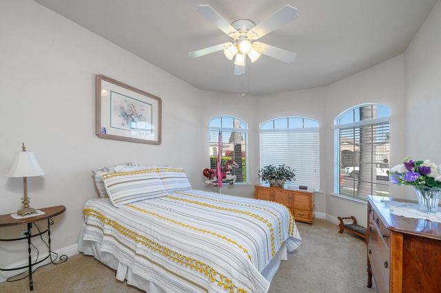 5660 E Florence Avenue, Fresno, CA 93727