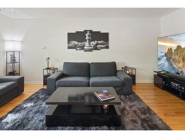 1523 Ne DEKUM St, Portland, OR 97211