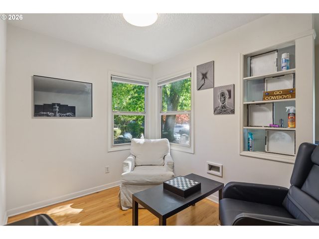1523 Ne DEKUM St, Portland, OR 97211
