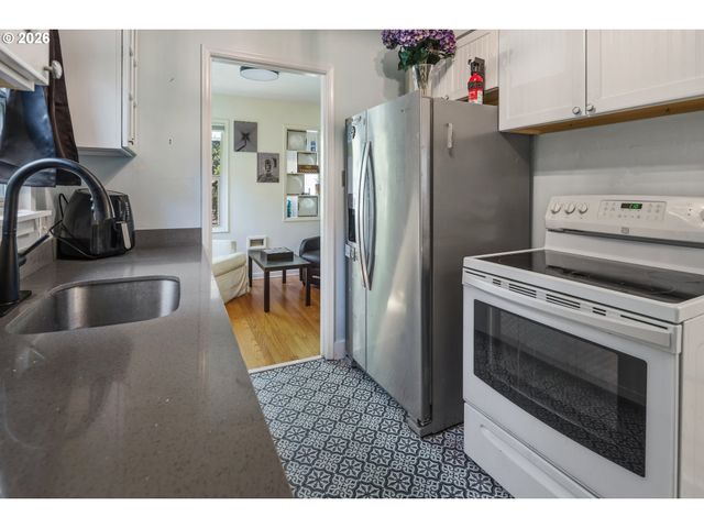 1523 Ne DEKUM St, Portland, OR 97211
