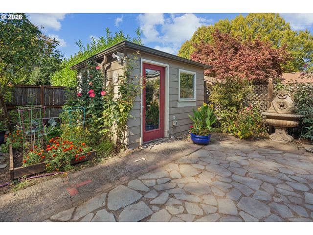 1523 Ne DEKUM St, Portland, OR 97211