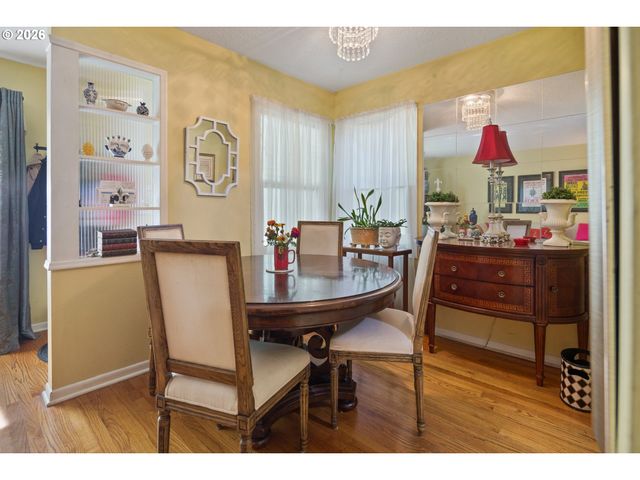 1523 Ne DEKUM St, Portland, OR 97211