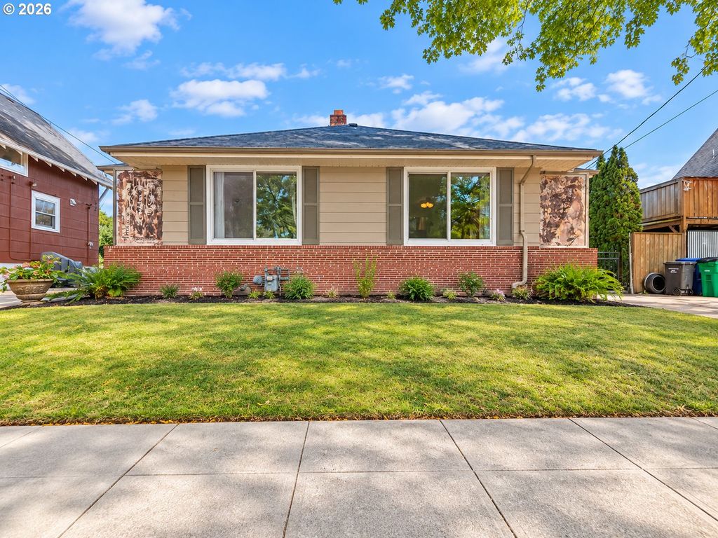 1523 Ne DEKUM St, Portland, OR 97211