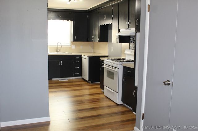 810 E 9th Street, Claremore, OK 74017