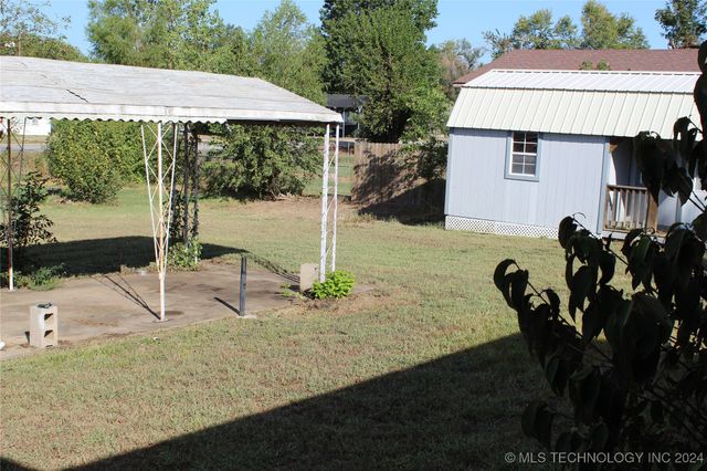 810 E 9th Street, Claremore, OK 74017