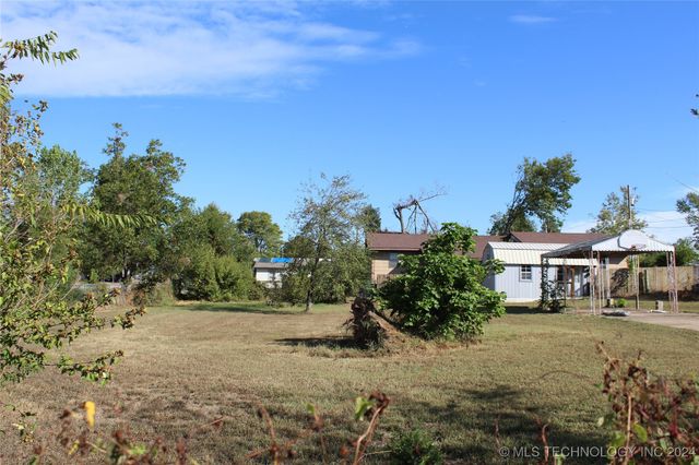 810 E 9th Street, Claremore, OK 74017