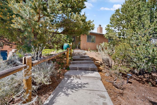 403 Greg Avenue, Santa Fe, NM 87501