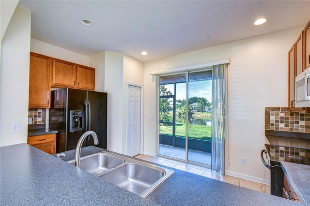 6919 TOWERING SPRUCE DR, Riverview, FL 33578
