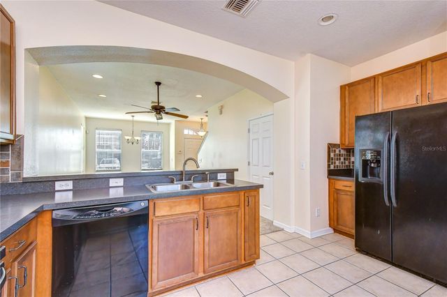 6919 TOWERING SPRUCE DR, Riverview, FL 33578