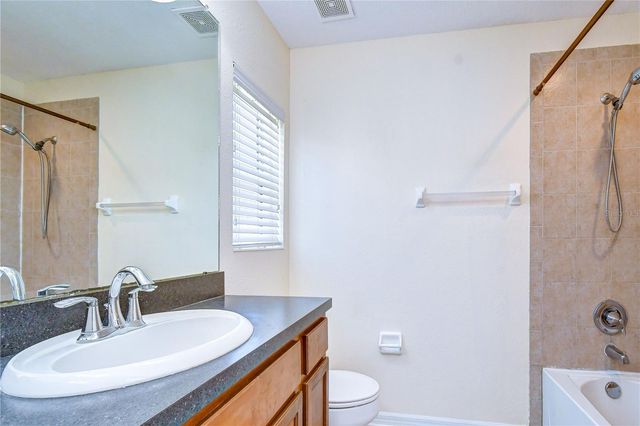 6919 TOWERING SPRUCE DR, Riverview, FL 33578
