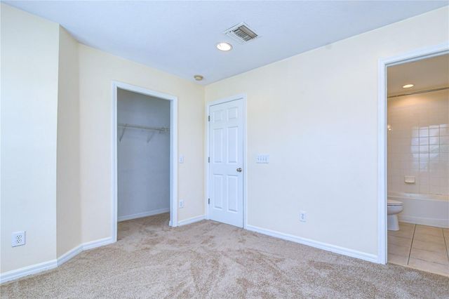 6919 TOWERING SPRUCE DR, Riverview, FL 33578