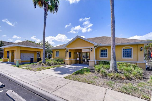 6919 TOWERING SPRUCE DR, Riverview, FL 33578