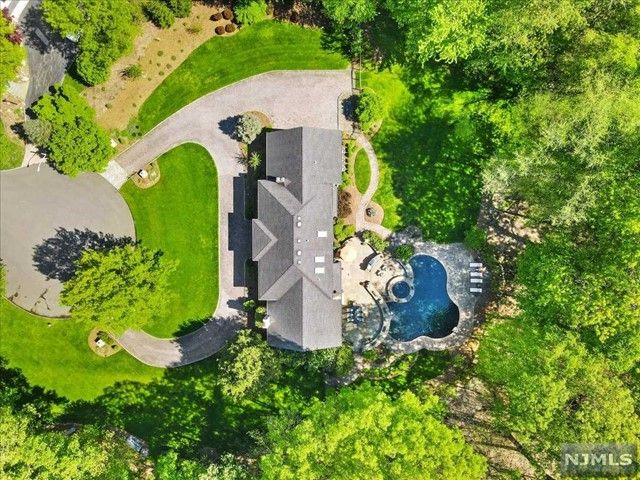 77 Sun Valley Road, Ramsey, NJ 07446