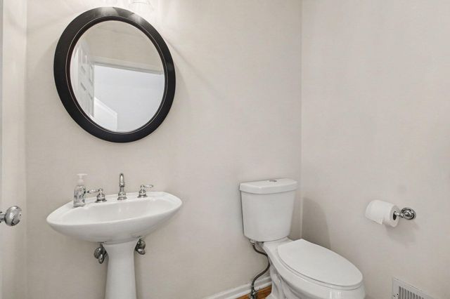 2225 Green Valley Court, Ann Arbor, MI 48103
