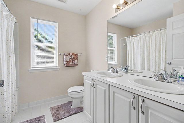 2225 Green Valley Court, Ann Arbor, MI 48103