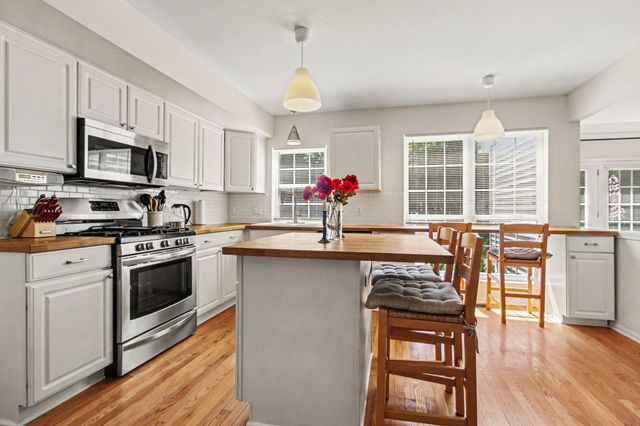 2225 Green Valley Court, Ann Arbor, MI 48103