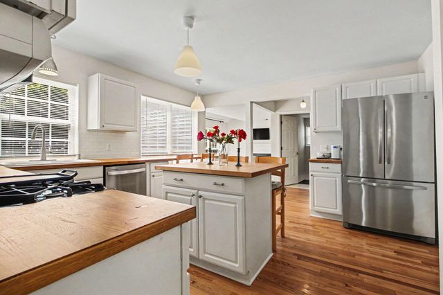 2225 Green Valley Court, Ann Arbor, MI 48103