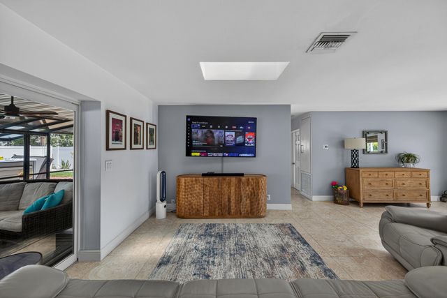 1571 SE 24th Avenue, Pompano Beach, FL 33062