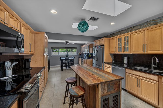 1571 SE 24th Avenue, Pompano Beach, FL 33062