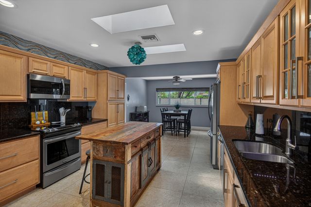 1571 SE 24th Avenue, Pompano Beach, FL 33062