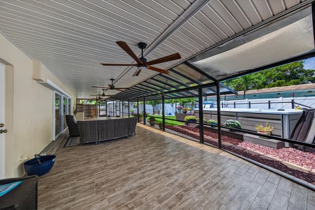 1571 SE 24th Avenue, Pompano Beach, FL 33062