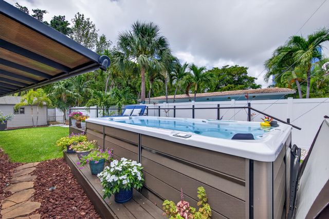 1571 SE 24th Avenue, Pompano Beach, FL 33062