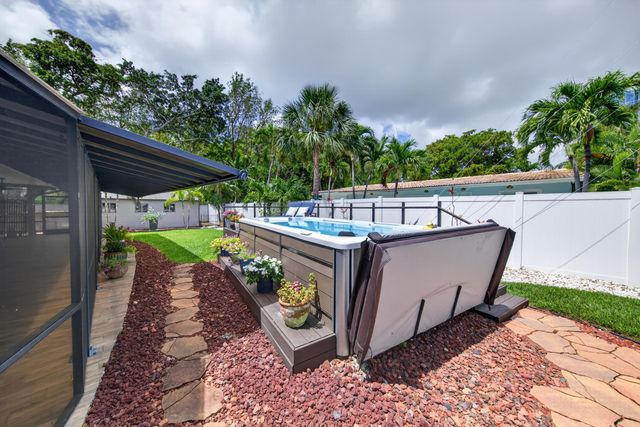 1571 SE 24th Avenue, Pompano Beach, FL 33062