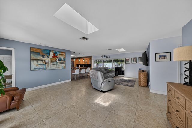 1571 SE 24th Avenue, Pompano Beach, FL 33062