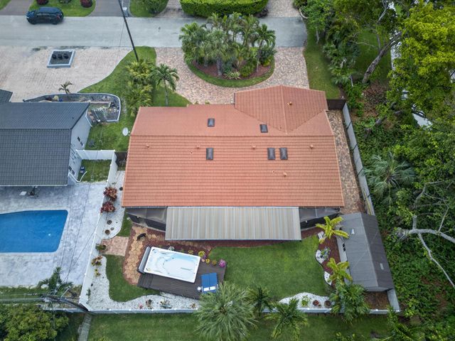 1571 SE 24th Avenue, Pompano Beach, FL 33062
