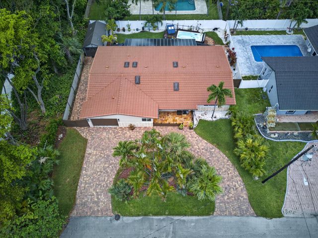 1571 SE 24th Avenue, Pompano Beach, FL 33062