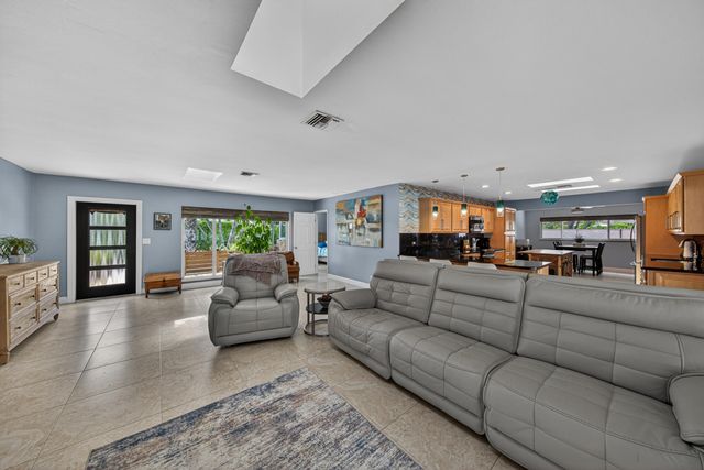 1571 SE 24th Avenue, Pompano Beach, FL 33062