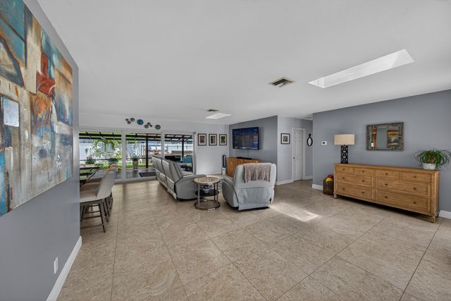 1571 SE 24th Avenue, Pompano Beach, FL 33062