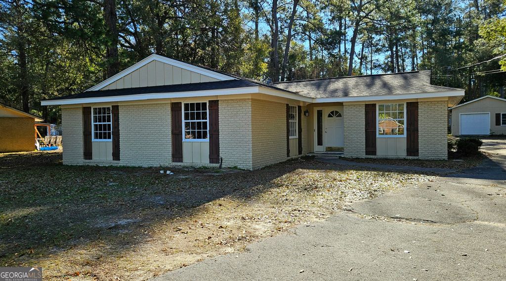 1012 Remington Avenue, Thomasville, GA 31792