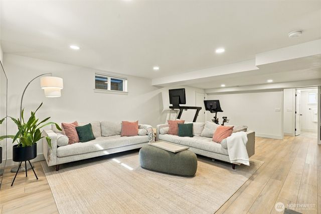 709 Colby Avenue, Everett, WA 98201