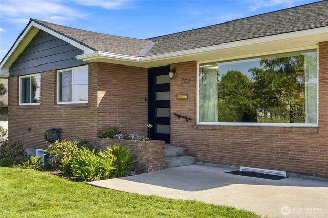 709 Colby Avenue, Everett, WA 98201