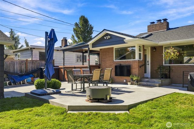 709 Colby Avenue, Everett, WA 98201