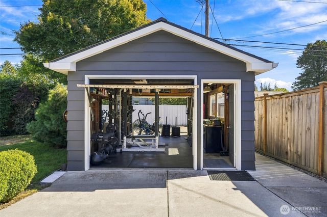709 Colby Avenue, Everett, WA 98201