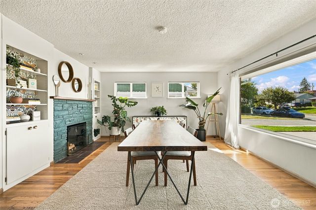 709 Colby Avenue, Everett, WA 98201