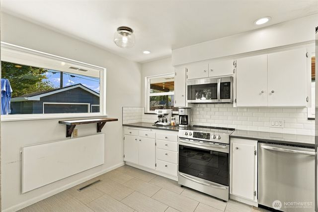 709 Colby Avenue, Everett, WA 98201