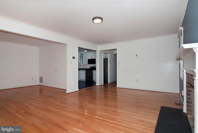 11400 DORCHESTER LN, Rockville, MD 20852