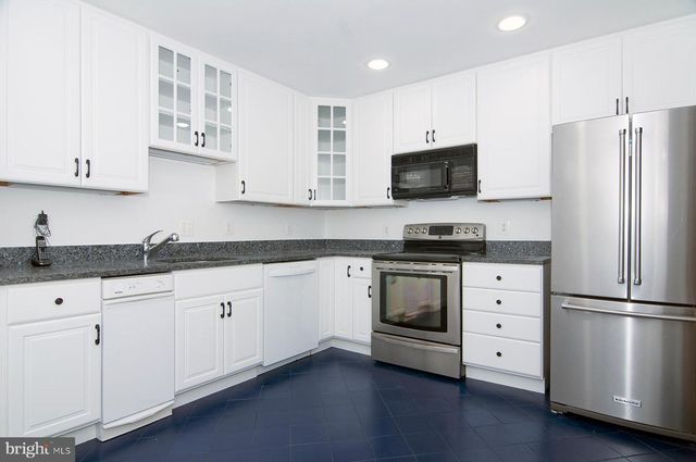 11400 DORCHESTER LN, Rockville, MD 20852